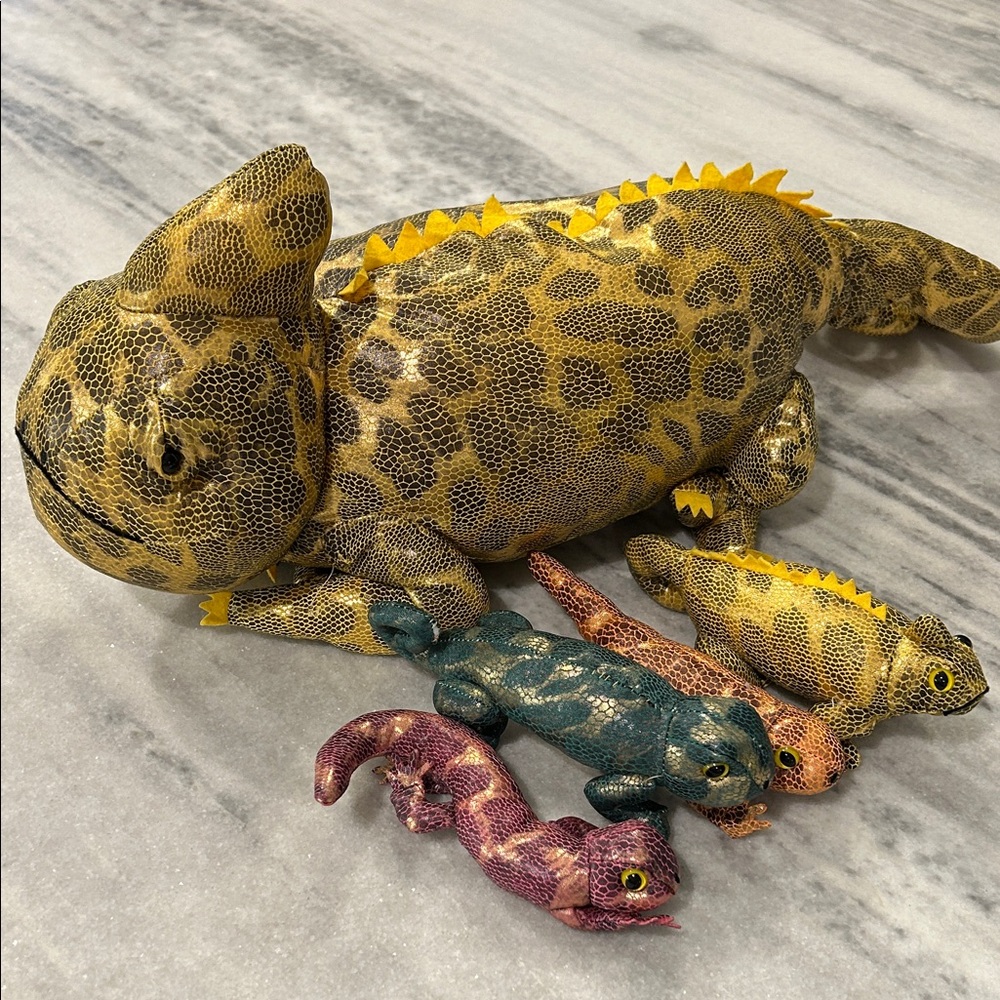 Iguana and Babies Stuffed Animals Plush